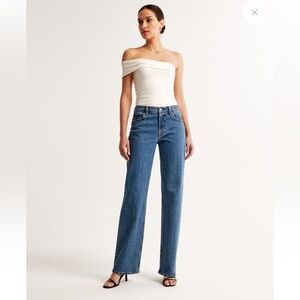 Abercrombie & Fitch Women's The Baggy Low Rise Jeans in Medium Blue